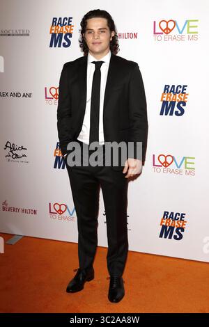 Mai 2019 - Beverly Hills, CA, USA - LOS ANGELES - 10. MAI: James Lastovic bei der Race to Erase MS Gala im Beverly Hilton Hotel am 10. Mai 2019 in Beverly Hills, CA (Kreditbild: © Kathy Hutchins Via ZUMA Wire) Stockfoto