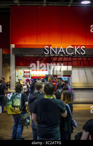 Mai 2019 - Rosemont, Illinois, USA - die langen Schlangen für Speisen sind ein wichtiger Bestandteil der ACEN-Küche während des Diner-Rush, bevor das Convention Center für den Abend schließt (Foto: © Chris Riha/ZUMA Wire) Stockfoto
