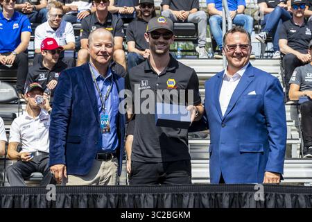 25. Mai 2019: Indianapolis, Indiana, USA – ALEXANDER ROSSI (27) erhält seinen Ring für den Indianapolis 500 auf dem Indianapolis Motor Speedway in Indianapolis, Indiana. (Bild: © Walter G Arce SR ASP Inc/ASP) Stockfoto