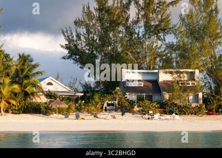 24. Mai 2019: Bahamas: Cat Island, Bahamas. Cottages am Strand. Hotel Fernandez Bay Village Resort. Touristen, die sich am Strand entspannen. (Kreditbild: © Sergi Reboredo/ZUMA Wire) Stockfoto