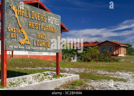 24. Mai 2019: Bahamas: Cat Island, Bahamas. Cottages am Strand. Hotel Hallover's Resort. Touristen, die sich am Strand entspannen. (Kreditbild: © Sergi Reboredo/ZUMA Wire) Stockfoto