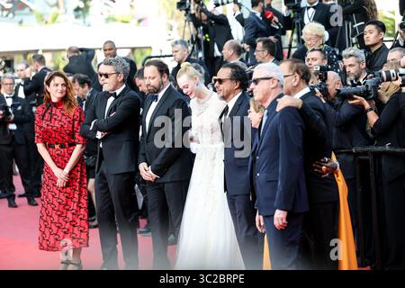 25. Mai 2019 - Cannes, Frankreich - CANNES - 25. MAI: Premiere von CEÌ REÌ MONIE DE CLOTURE / HORS NORMES während der Filmfestspiele von Cannes 2019 am 25. Mai 2019 im Palais des Festivals in Cannes, Frankreich. (Kreditbild: © Imagespace via ZUMA Wire) Stockfoto