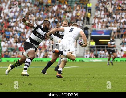 2. Juni 2019 – London, Großbritannien – Alex Dombrandt (6) in Aktion beim England gegen Barbarians Quilter Cup in Twickenham in London. England besiegt die Barbarians 51-43 (Credit Image: © Graham Glendinning/SOPA images via ZUMA Wire) Stockfoto