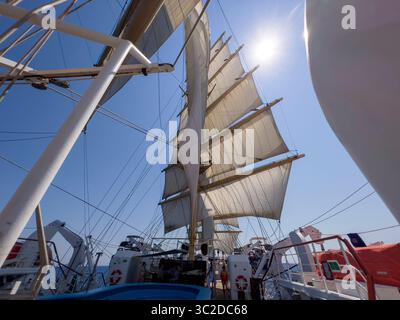 An Bord eines großen Segelschiffes. Stockfoto