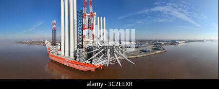 Luftaufnahme des Siemens Gamesa Renewable Energy Factory, Offshore-Windenergiewerk, Kingston upon Hull Stockfoto
