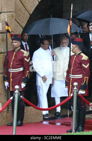 9. Juni 2019 - Colombo, Sri Lanka - der indische Premierminister Narendra Modi und der srilankische Präsident Maithripala Sirisena treffen am 9. Juni 2019 im Präsidialsekretariat in Colombo ein. (Bild: © Pradeep Dambarage/ZUMA Wire) Stockfoto