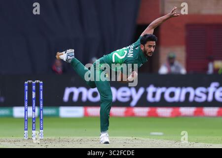 TAUNTON, ENGLAND. 12. JUNI 2019: Hasan Ali aus Pakistan Bowling während des Spiels Australia gegen Pakistan, ICC Cricket World Cup. Am County Ground, Taunton.(Credit Image: &Copy; ESPA Photo Agency/CSM via ZUMA Wire) Stockfoto