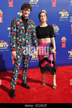 Juni 2019 – Santa Monica, Kalifornien, USA – 15. Juni 2019 – Santa Monica, Kalifornien – Brett Dier, Haley Lu Richardson. 2019 MTV Film and TV Awards im Barker Hangar. Foto: Birdie Thompson/AdMedia Stockfoto