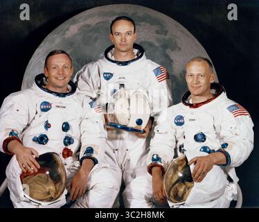 7. Mai 1969 - Kennedy Space Center, Florida, USA - die National Aeronautics and Space Administration (NASA) hat diese drei Astronauten zur besten Crew der Mondlandungsmission Apollo 11 ernannt. Von links nach rechts sind Neil A. Armstrong, Kommandeur, Michael Collins, Pilot des Kommandomoduls, und Edwin E. Aldrin Jr., Pilot des Mondmoduls. (Kreditbild: © NASA/ZUMA Wire/ZUMAPRESS.com) Stockfoto
