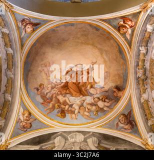 PIACENZA, ITALIEN - 20. MAI 2025: Das Deckenfresko der Heiligen Theresia von Avila in der Kirche Chiesa di Santa Teresa von Bartolomeo Rusca (1680–1750). Stockfoto