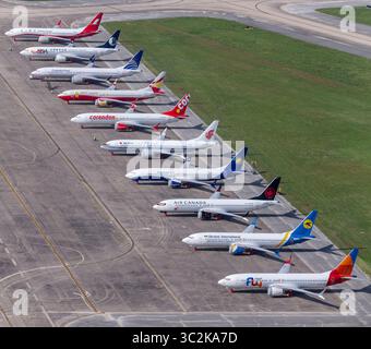 16. Dezember 2019: Boeing plant, die Produktion des 737 Max ab Januar auszusetzen, da es darauf wartet, dass das umkämpfte Flugzeug wieder in Betrieb genommen wird, gab das Unternehmen am Montag bekannt. ABBILDUNG: 29. Juni 2019 – San Antonio, TX, USA – neu gebaute Boeing 737 Max-Flugzeuge sind in einem Luftbild zu sehen Samstag, 29. Juni 2019 in der Nähe einer Boeing-Wartungsanlage auf Kelly Field in San Antonio. (Foto: © William Luther/San Antonio Express-News via ZUMA Wire) Stockfoto