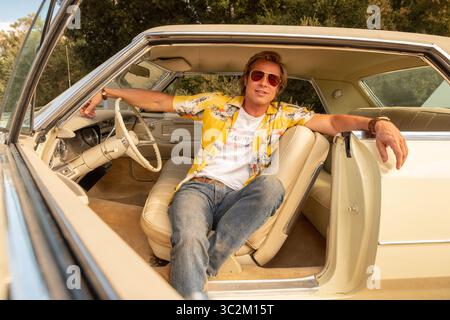 ERSCHEINUNGSDATUM: 9. August 2019 TITEL: Once Upon a Time in Hollywood STUDIO: Columbia Pictures REGISSEUR: Quentin Tarantino PLOT: Ein Fernsehschauspieler und sein Stunt begeben sich auf eine Odyssee, um sich während der Charles Manson Morde 1969 in Los Angeles einen Namen in der Filmindustrie zu machen. DIE HAUPTROLLE: BRAD PITT als Cliff Booth. (Kreditbild: © Columbia Pictures/Entertainment Pictures/ZUMAPRESS.com) Stockfoto