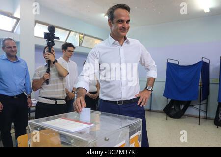 7. Juli 2019 - Athen, Griechenland - griechische Opposition neue Demokratie der konservative Parteichef Kyriakos Mitsotakis gibt bei einem Wahllokal in Athen seine Stimme ab (Foto: © Eurokinissi via ZUMA Wire) Stockfoto