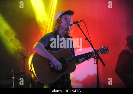 13. Juli 2019, Doncaster, England, Vereinigtes Königreich: JOHN POWER of Cast beim Askern Music Festival. (Bild: © Robin Burns/ZUMA Wire) Stockfoto