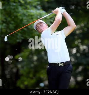 14. Juli 2019 - Silvis, Iowa, USA - Viktor Hovland sieht seinen Abschlag 6 während der Finalrunde des John Deere Classic beim TPC Deere Run in Silvis, Illinois, Samstag, 14. Juli 2019. (Foto: © Kevin E. Schmidt/Quad-City Times via ZUMA Wire) Stockfoto