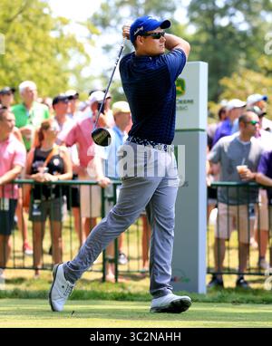 14. Juli 2019 – Silvis, Iowa, USA – Adam Schenk sieht seinen Abschlag während der Finalrunde des John Deere Classic beim TPC Deere Run in Silvis, Illinois, am Samstag, den 14. Juli 2019. (Foto: © Kevin E. Schmidt/Quad-City Times via ZUMA Wire) Stockfoto