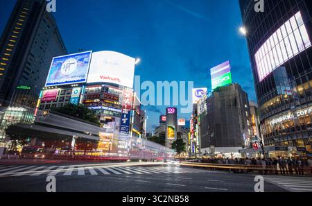 11. Mai 2019 - TOKIO, JAPAN - 11. MAI 2019 - Shibuya Crossing ist eine der weltweit am häufigsten genutzten Fußgängerübergänge im Zentrum von Tokio, Japan (Foto: © Chris Putnam/ZUMA Wire) Stockfoto