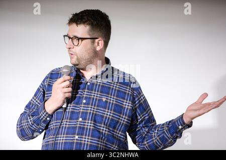 14. Juli 2019: Der Comedian Chris Washington führt seine Show am 2. Tag des Comedy Crate Comedy Festivals 2019 in Northampton auf. (Kreditbild: © Keith Mayhew/SOPA Images via ZUMA Wire) Stockfoto