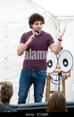 14. Juli 2019: Der Comedian EDD Hedges spielt seine Show Shut IT Down Carol am Comedy Crate Comedy Festival in Northampton. (Kreditbild: © Keith Mayhew/SOPA Images via ZUMA Wire) Stockfoto
