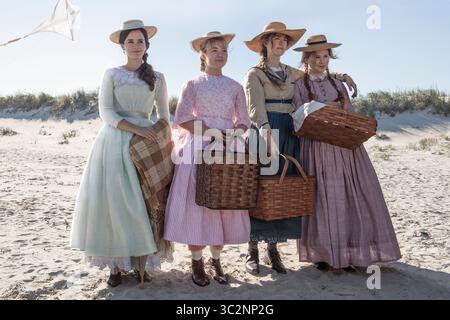 ERSCHEINUNGSDATUM: 25. Dezember 2019 TITEL: Little Women STUDIO: Columbia Pictures REGISSEUR: Greta Gerwig HANDLUNG: Vier Schwestern werden in Amerika nach dem Bürgerkrieg erwachsen MIT: EMMA WATSON als Meg March, FLORENCE PUGH als Amy March, SAOIRSE RONAN als Jo March, ELIZA SCANLEN als Beth March. (Kreditbild: © Columbia Pictures/Entertainment Pictures/ZUMAPRESS.com) Stockfoto
