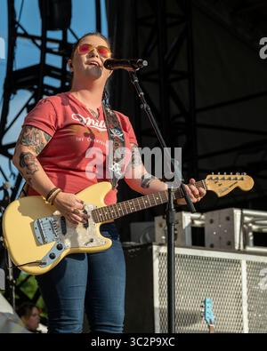 Juli 20, 2019 - Twin Lakes, Wisconsin, USA - ASHLEY MCBRYDE während des Landes Donner Music Festival in Twin Lakes, Wisconsin (Credit Bild: © Daniel DeSlover/ZUMA Draht) Stockfoto