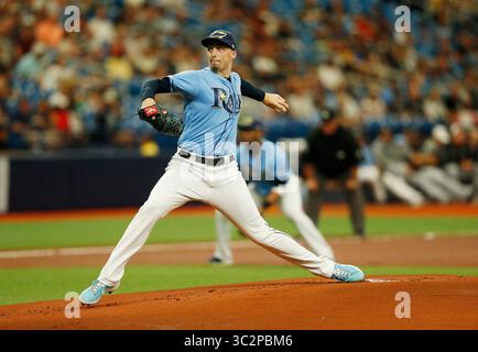 21. Juli 2019 - St. Petersburg, Florida, USA - Tampa Bay Rays starten Pitcher Blake Snell (4) Plätze während des ersten Inning des Spiels im Tropicana Field in St. Petersburg, Florida am Sonntag, den 21. Juli 2019. (Foto: © Octavio Jones/Tampa Bay Times via ZUMA Wire) Stockfoto