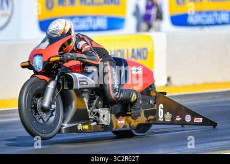 26. Juli 2019: Andrew Hines startet seine Harley Davidson während der NHRA Sonoma Nationals auf dem Sonoma Raceway in Sonoma, Kalifornien. Chris Brown/CSM(Kreditbild: &Copy; Chris Brown/CSM via ZUMA Wire) Stockfoto