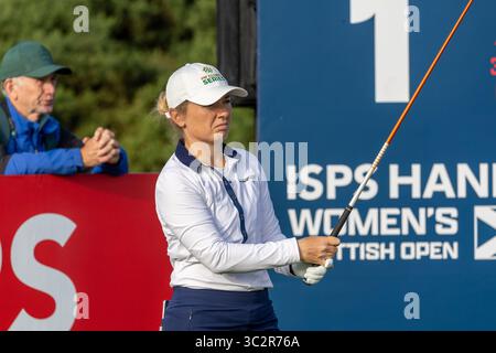 Irvine, Großbritannien. Juli 2025. Bronte Law aus Stockport, England, spielte bei der ISPS HANDA Scottish Open Golf Championship gegen Dundonald Links, Irvine, North Ayrshire, Schottland, Großbritannien. Das Bild von ihr, die das erste T-Stück spielt. Sie beendete ihre erste Runde mit einem Ergebnis von plus 2. Quelle: Findlay/Alamy Live News Stockfoto