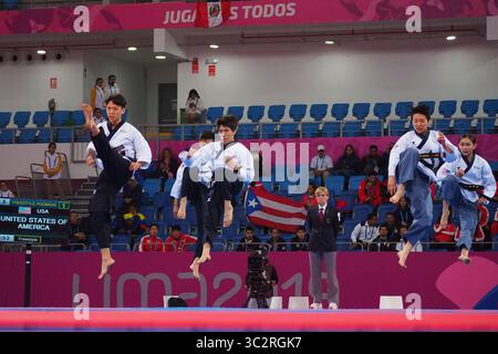 28. Juli 2019, Lima, Lima, Peru: Taekwondo, Poomsae; Goldmedaillengewinner Alex Lee, Karyn Real, Andrew Lee, Ethan Sun und SAE Jin Yi aus den USA in Aktion bei den Pan American Games 2019 in Lima (Foto: © Carlos Garcia Granthon/ZUMA Wire) Stockfoto
