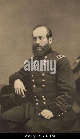 20. Mai 2016, USA: Major General James Abram Garfield vom 42. Ohio Infanterieregiment und General Staff U.S. Volunteers Infanterieregiment, sitzendes Porträt in Uniform, Foto von Charles D. Fredericks, 1861 (Credit Image: © JT Vintage/Glasshouse Via ZUMA Wire) Stockfoto