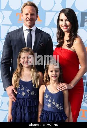 7. August 2019, Los Angeles, Kalifornien, Vereinigte Staaten: Schauspieler Ian Ziering, Ehefrau Erin Kristine Ludwig und Töchter Mia Loren Ziering und Penna Mae Ziering treffen auf der Fox Summer TCA 2019 All-Star Party ein, die am 7. August 2019 in den Fox Studios in Los Angeles, Kalifornien, Vereinigte Staaten stattfindet...Wo: Los Angeles, Kalifornien, Vereinigte Staaten.Wann: 07 Aug 2019.Credit: >.**NUR VERFÜGBAR FÜR die USA* (Credit: © Xavier/ZUMLIN) Stockfoto