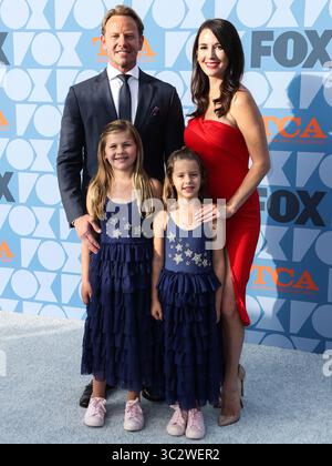 7. August 2019, Los Angeles, Kalifornien, Vereinigte Staaten: Schauspieler Ian Ziering, Ehefrau Erin Kristine Ludwig und Töchter Mia Loren Ziering und Penna Mae Ziering treffen auf der Fox Summer TCA 2019 All-Star Party ein, die am 7. August 2019 in den Fox Studios in Los Angeles, Kalifornien, Vereinigte Staaten stattfindet...Wo: Los Angeles, Kalifornien, Vereinigte Staaten.Wann: 07 Aug 2019.Credit: >.**NUR VERFÜGBAR FÜR die USA* (Credit: © Xavier/ZUMLIN) Stockfoto