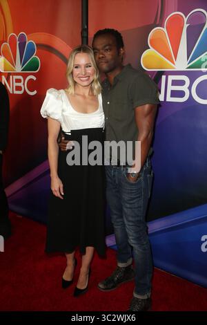August 2019, Beverly Hills, Kalifornien, USA: 2019 TCA NBC Press Tour Carpet..mit: Kristen Bell, William Jackson Harper.Wo: Beverly Hills, Kalifornien, USA.Wann: 08. August 2019.Credit: >..**NUR FÜR DIE USA VERFÜGBAR* (Credit Image: © FS2/WENN via ZUMA Press) Stockfoto