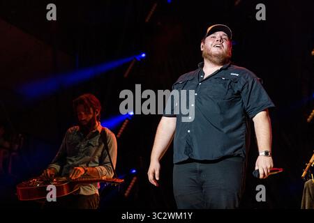 Juli 20, 2019, Twin Lakes, Wisconsin, US: Lukas Kämme im Land Thunder Music Festival in Twin Lakes, Wisconsin (Credit Bild: © Daniel DeSlover/ZUMA Draht) Stockfoto