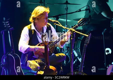 Cosenza, Italien. Juli 2025. COSENZA, ITALIEN - 24. JULI 2025: Der italienische Sänger Cristiano de Andre tritt am 24. Juli 2025 in der Arena Rendano auf. Quelle: Live Media Publishing Group/Alamy Live News Stockfoto