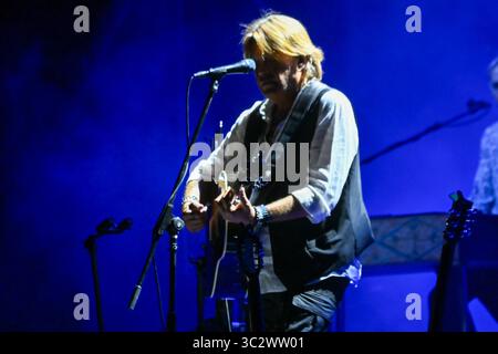 Cosenza, Italien. Juli 2025. COSENZA, ITALIEN - 24. JULI 2025: Der italienische Sänger Cristiano de Andre tritt am 24. Juli 2025 in der Arena Rendano auf. Quelle: Live Media Publishing Group/Alamy Live News Stockfoto