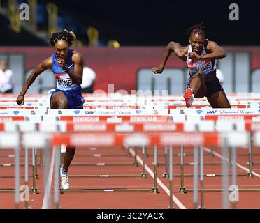 August 18, 2019, Birmingham, Vereinigtes Königreich: Brianna McNeal (USA) und Danielle Williams (Jamaika) in Aktion während der iaaf Diamond League Leichtathletik im Alexander Stadion in Birmingham. (Bild: © Graham Glendinning/SOPA Bilder über ZUMA Draht) Stockfoto