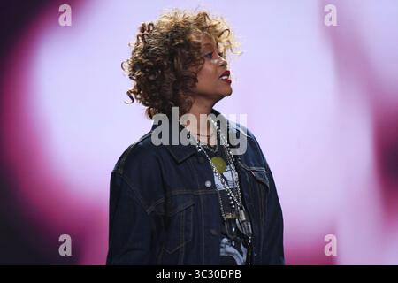 25. August 2019, Newark, New Jersey, USA: ERYKAH BADU tritt bei der Black Girls Rock Awards Show im NJPAC auf. (Bild: © Ricky Fitchett/ZUMA Wire) Stockfoto