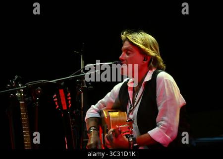 Cosenza, Italien. Juli 2025. Der italienische Sänger Cristiano de Andre tritt am 24. Juli 2025 in der Arena Rendano in Cosenza auf. (Foto: Andrea Rosito/NurPhoto)0 Credit: NurPhoto SRL/Alamy Live News Stockfoto