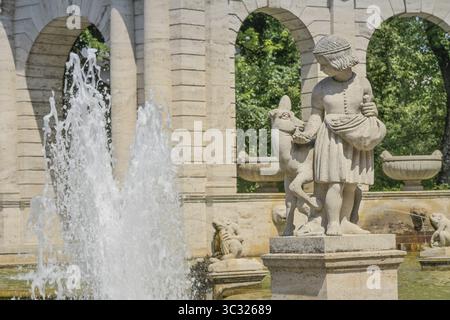 Kleiner Bruder und Schwester, Märchenbrunnen, Volkspark Friedrichshain, Bezirk Friedrichshain-Kreuzberg, Berlin, Deutschland Stockfoto