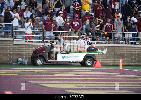 31. August 2019: Virginia Tech Hokies Offensive Lineman Zachariah Hoyt (75) verlässt den Wagen während des NCAA Division 1 Spiels zwischen den Virginia Tech Hokies und den Boston College Eagles im Alumni Stadium in Chestnut Hill, Mass. Boston College besiegt Virginia Tech 35-28. Eric Canha/CSM(Kreditbild: &Copy; Eric Canha/CSM via ZUMA Wire) Stockfoto