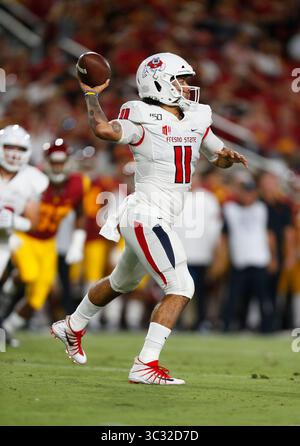 31. August 2019 Quarterback der Fresno State Bulldogs Jorge Reyna #11 wirft während des NCAA Football Spiels zwischen den USC Trojans und den Fresno State Bulldogs im Coliseum in Los Angeles, Kalifornien einen Pass. Pflichtfoto: Charles Baus/CSM (Credit Image: &Copy; Charles Baus/CSM via ZUMA Wire) Stockfoto