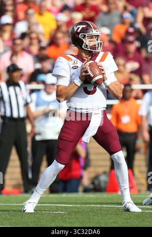 31. August 2019; Chestnut Hill, MA, USA; Virginia Tech Hokies Quarterback Ryan Willis (5) in Aktion während des NCAA-Fußballspiels zwischen Virginia Tech Hokies und Boston College Eagles im Alumni Stadium. Anthony Nesmith/CSM(Credit Image: &Copy; Anthony Nesmith/CSM via ZUMA Wire) Stockfoto