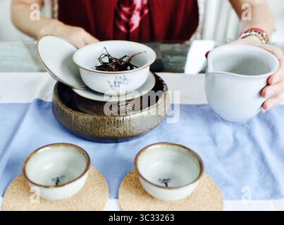 Vorbereitung auf eine chinesische Teezeremonie Stockfoto