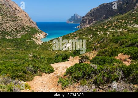 Wunderschönes türkisfarbenes Wasser in Cala Boquer, Mallorca Stockfoto