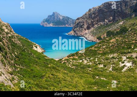 Wunderschönes türkisfarbenes Wasser in Cala Boquer, Mallorca Stockfoto
