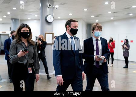 24. März 2021, Washington, District of Columbia, USA: US-Senator Chris Murphy (Demokrat von Connecticut) spricht am Mittwoch, den 24. März 2021, mit Reportern im Senat-Subway des US-Kapitols in Washington D.C., USA. Quelle: Stefani Reynolds/CNP (Bild: © Stefani Reynolds/CNP via ZUMA Wire) Stockfoto