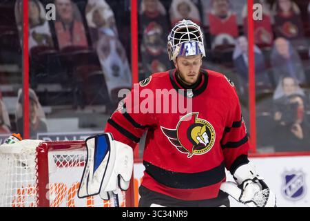25. März 2021: Ottawa Senators Torhüter Anton Forsberg (31) während des NHL-Spiels zwischen den Toronto Maple Leafs und den Ottawa Senators im Canadian Tire Centre in Ottawa, Kanada. Daniel Lea/CSM.(Kreditbild: &Copy; Daniel Lea/CSM via ZUMA Wire) Stockfoto