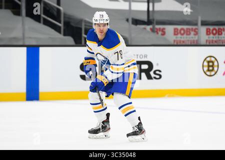 27. März 2021: Buffalo Sabres Verteidiger Jacob Bryson (78) wärmt sich vor dem NHL-Spiel zwischen den Buffalo Sabres und den Boston Bruins im TD Garden in Boston auf. Eric Canha/CSM(Kreditbild: &Copy; Eric Canha/CSM via ZUMA Wire) Stockfoto
