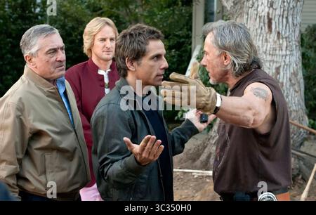 LITTLE FOCKERS 2010 Paramount Pictures Film mit von links: Harvey Keitel Owen Wilson, Ben Stiller, Robert Stockfoto